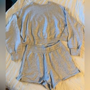 Hollister Easy Crew shorts & sweatshirt matching set Size Small